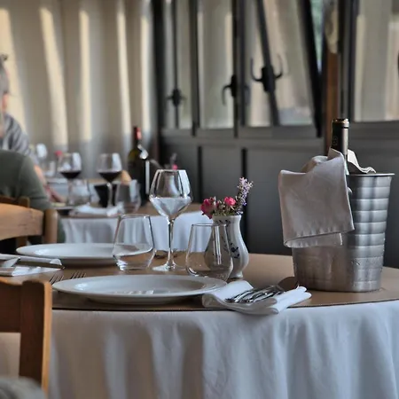 לינה וארוחת בוקר Le Clos Du Phare - En Campagne 4*