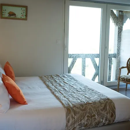 Le Clos Du Phare - En Campagne Bed and Breakfast